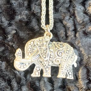 Beautiful silver Elephant necklace